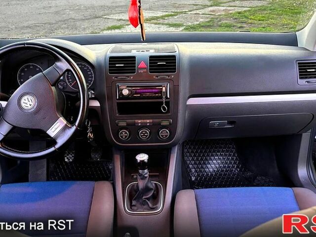 Серый Фольксваген Гольф, объемом двигателя 1.6 л и пробегом 247 тыс. км за 6700 $, фото 2 на Automoto.ua