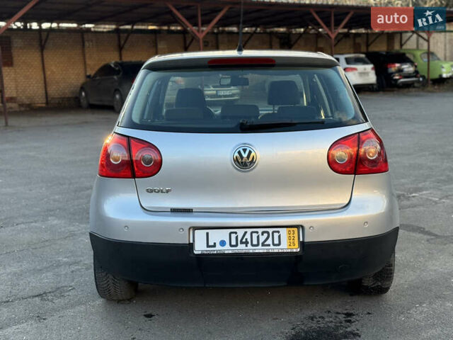 Серый Фольксваген Гольф, объемом двигателя 1.6 л и пробегом 240 тыс. км за 5850 $, фото 4 на Automoto.ua