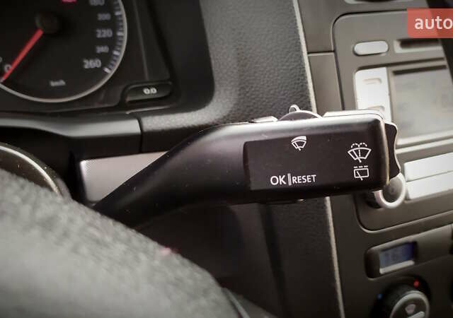 Сірий Фольксваген Гольф, об'ємом двигуна 1.6 л та пробігом 200 тис. км за 6950 $, фото 140 на Automoto.ua