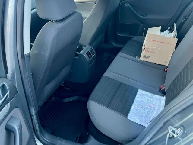 Сірий Фольксваген Гольф, об'ємом двигуна 1.6 л та пробігом 179 тис. км за 7544 $, фото 3 на Automoto.ua