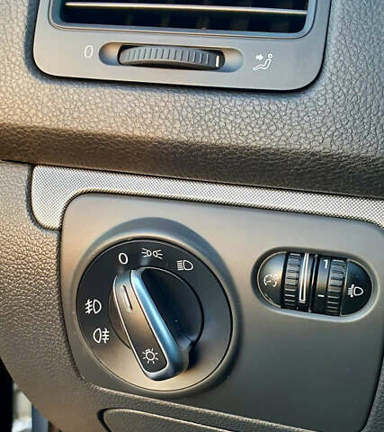 Сірий Фольксваген Гольф, об'ємом двигуна 1.6 л та пробігом 188 тис. км за 5350 $, фото 3 на Automoto.ua