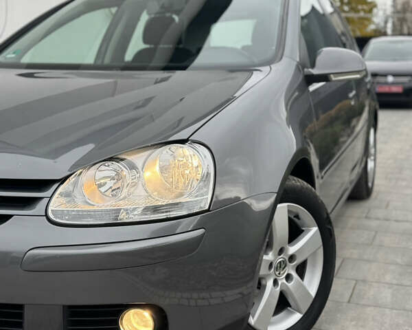 Сірий Фольксваген Гольф, об'ємом двигуна 1.6 л та пробігом 229 тис. км за 4750 $, фото 4 на Automoto.ua