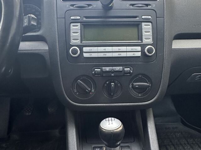 Сірий Фольксваген Гольф, об'ємом двигуна 1.4 л та пробігом 287 тис. км за 4500 $, фото 10 на Automoto.ua