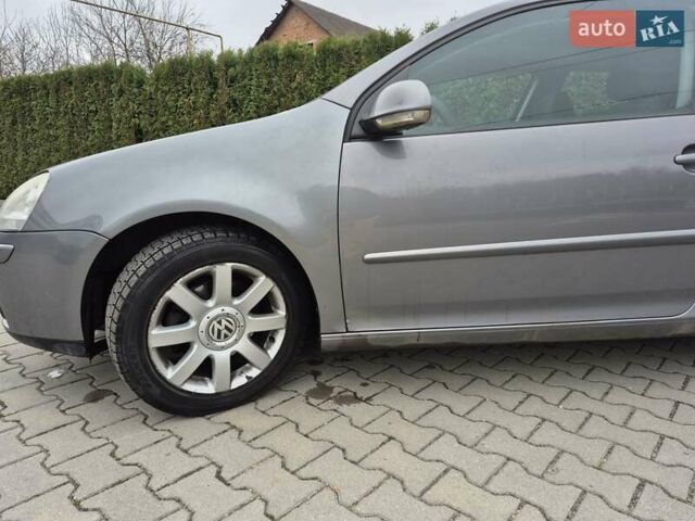 Сірий Фольксваген Гольф, об'ємом двигуна 1.6 л та пробігом 255 тис. км за 5600 $, фото 3 на Automoto.ua