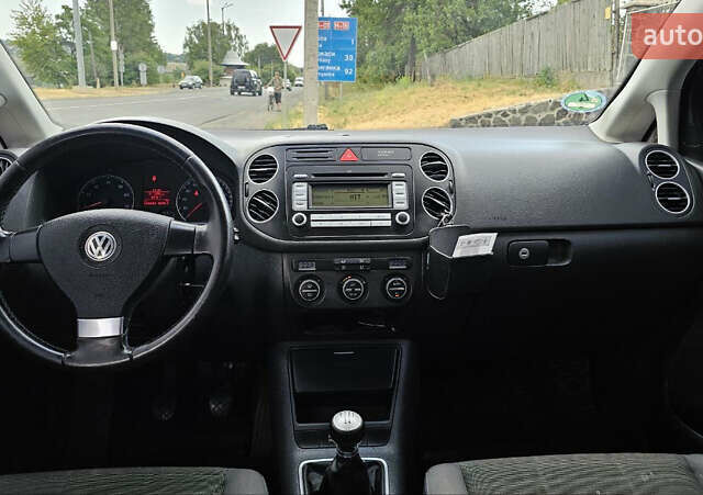 Серый Фольксваген Гольф, объемом двигателя 1.39 л и пробегом 270 тыс. км за 6000 $, фото 22 на Automoto.ua