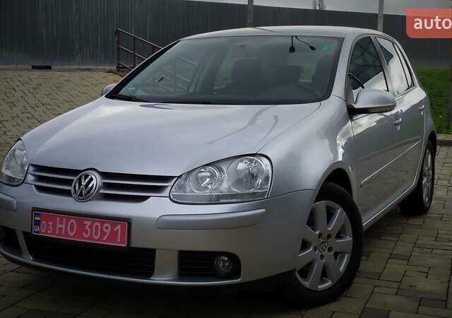 Сірий Фольксваген Гольф, об'ємом двигуна 1.6 л та пробігом 200 тис. км за 6950 $, фото 1 на Automoto.ua