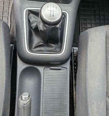 Серый Фольксваген Гольф, объемом двигателя 1.39 л и пробегом 270 тыс. км за 6000 $, фото 26 на Automoto.ua