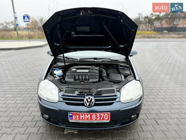 Серый Фольксваген Гольф, объемом двигателя 1.6 л и пробегом 227 тыс. км за 6300 $, фото 28 на Automoto.ua