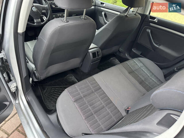 Сірий Фольксваген Гольф, об'ємом двигуна 1.6 л та пробігом 200 тис. км за 6999 $, фото 46 на Automoto.ua