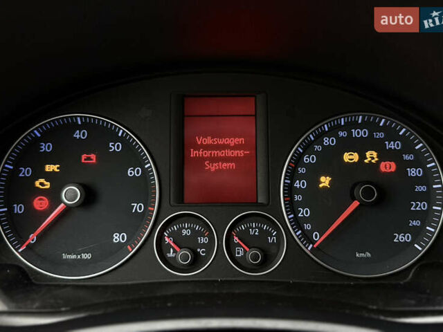 Серый Фольксваген Гольф, объемом двигателя 1.6 л и пробегом 227 тыс. км за 6300 $, фото 96 на Automoto.ua