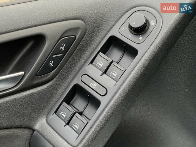 Серый Фольксваген Гольф, объемом двигателя 1.4 л и пробегом 228 тыс. км за 6899 $, фото 37 на Automoto.ua