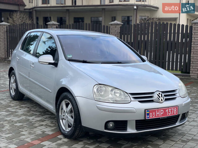 Сірий Фольксваген Гольф, об'ємом двигуна 1.4 л та пробігом 211 тис. км за 6850 $, фото 1 на Automoto.ua