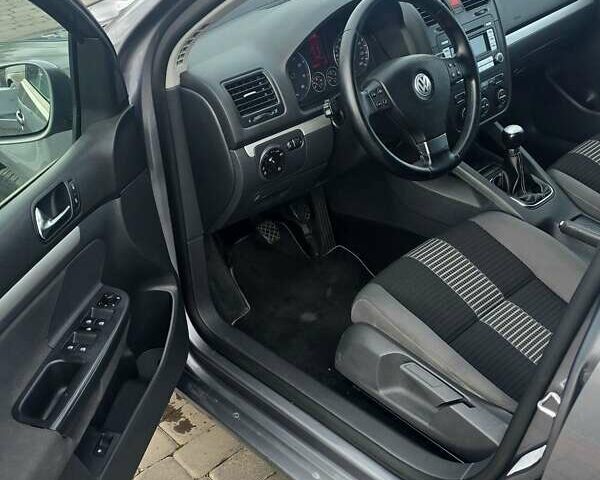 Серый Фольксваген Гольф, объемом двигателя 1.6 л и пробегом 299 тыс. км за 6790 $, фото 10 на Automoto.ua