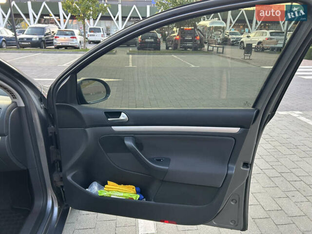 Сірий Фольксваген Гольф, об'ємом двигуна 1.39 л та пробігом 241 тис. км за 6199 $, фото 7 на Automoto.ua