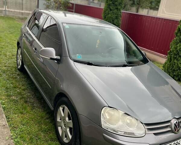 Серый Фольксваген Гольф, объемом двигателя 1.4 л и пробегом 214 тыс. км за 5400 $, фото 1 на Automoto.ua