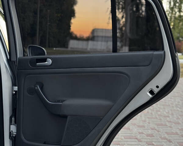 Серый Фольксваген Гольф, объемом двигателя 1.6 л и пробегом 248 тыс. км за 7200 $, фото 43 на Automoto.ua