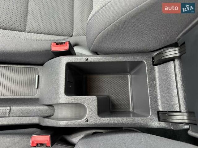 Серый Фольксваген Гольф, объемом двигателя 1.4 л и пробегом 233 тыс. км за 7850 $, фото 31 на Automoto.ua