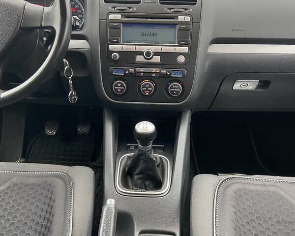 Серый Фольксваген Гольф, объемом двигателя 1.4 л и пробегом 191 тыс. км за 6350 $, фото 31 на Automoto.ua