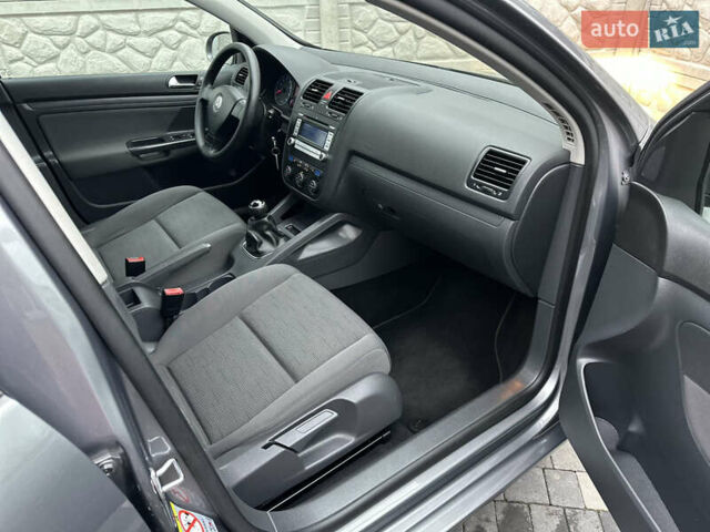 Сірий Фольксваген Гольф, об'ємом двигуна 1.6 л та пробігом 167 тис. км за 6550 $, фото 16 на Automoto.ua