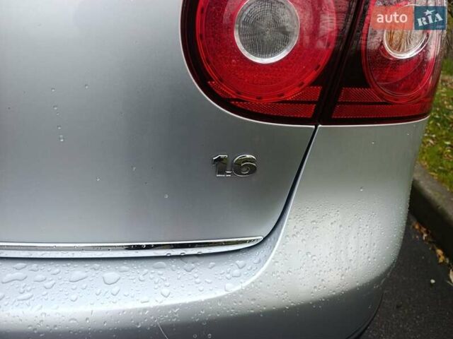 Серый Фольксваген Гольф, объемом двигателя 1.6 л и пробегом 280 тыс. км за 6500 $, фото 7 на Automoto.ua