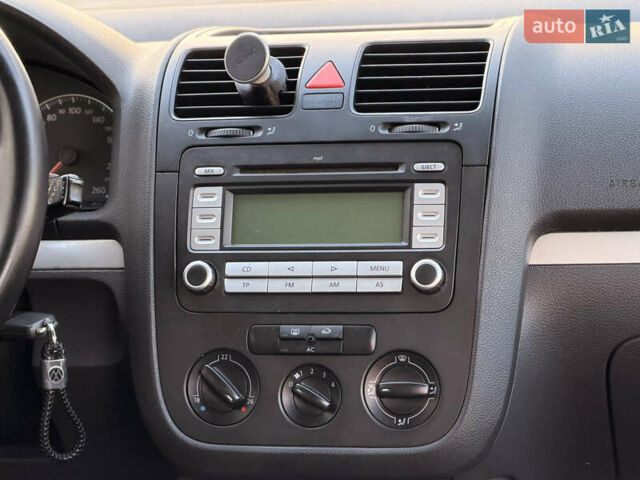 Серый Фольксваген Гольф, объемом двигателя 1.39 л и пробегом 201 тыс. км за 5999 $, фото 12 на Automoto.ua