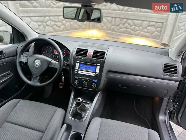 Сірий Фольксваген Гольф, об'ємом двигуна 1.6 л та пробігом 167 тис. км за 6550 $, фото 20 на Automoto.ua