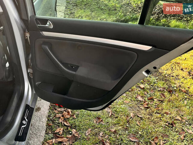 Серый Фольксваген Гольф, объемом двигателя 1.4 л и пробегом 217 тыс. км за 5649 $, фото 9 на Automoto.ua