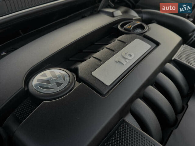 Серый Фольксваген Гольф, объемом двигателя 1.6 л и пробегом 170 тыс. км за 6600 $, фото 87 на Automoto.ua