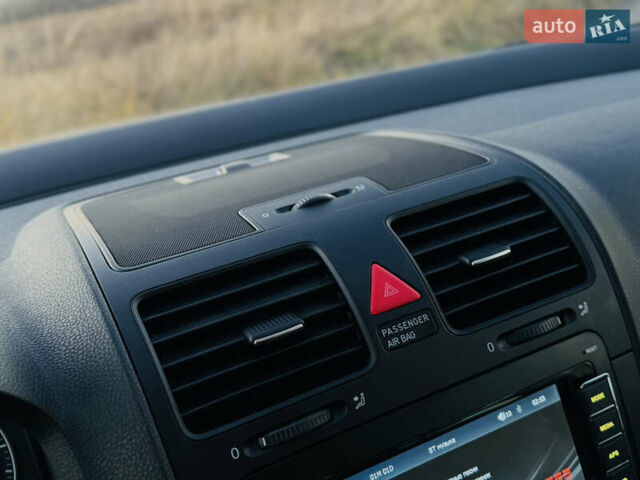 Сірий Фольксваген Гольф, об'ємом двигуна 1.6 л та пробігом 170 тис. км за 6600 $, фото 49 на Automoto.ua