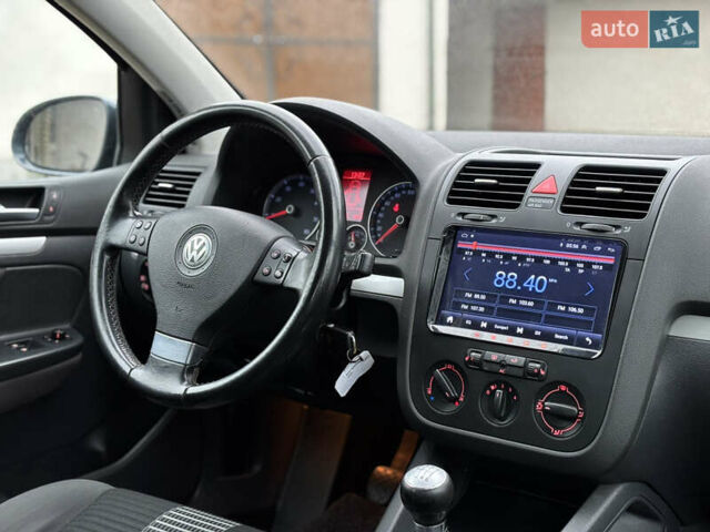 Сірий Фольксваген Гольф, об'ємом двигуна 1.4 л та пробігом 244 тис. км за 5999 $, фото 18 на Automoto.ua