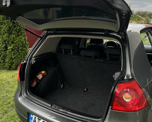 Серый Фольксваген Гольф, объемом двигателя 1.4 л и пробегом 214 тыс. км за 5400 $, фото 7 на Automoto.ua