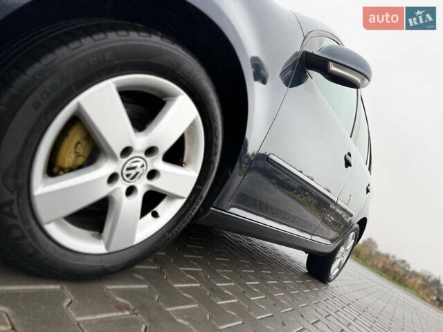 Серый Фольксваген Гольф, объемом двигателя 1.6 л и пробегом 227 тыс. км за 6300 $, фото 20 на Automoto.ua