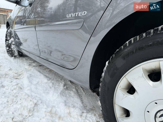 Серый Фольксваген Гольф, объемом двигателя 1.4 л и пробегом 203 тыс. км за 5950 $, фото 10 на Automoto.ua