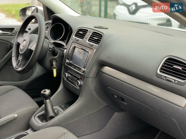 Серый Фольксваген Гольф, объемом двигателя 1.4 л и пробегом 228 тыс. км за 6899 $, фото 31 на Automoto.ua