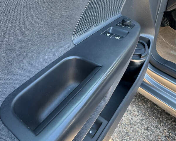 Сірий Фольксваген Гольф, об'ємом двигуна 1.6 л та пробігом 250 тис. км за 6799 $, фото 58 на Automoto.ua