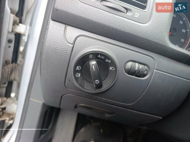 Серый Фольксваген Гольф, объемом двигателя 1.6 л и пробегом 280 тыс. км за 6500 $, фото 20 на Automoto.ua