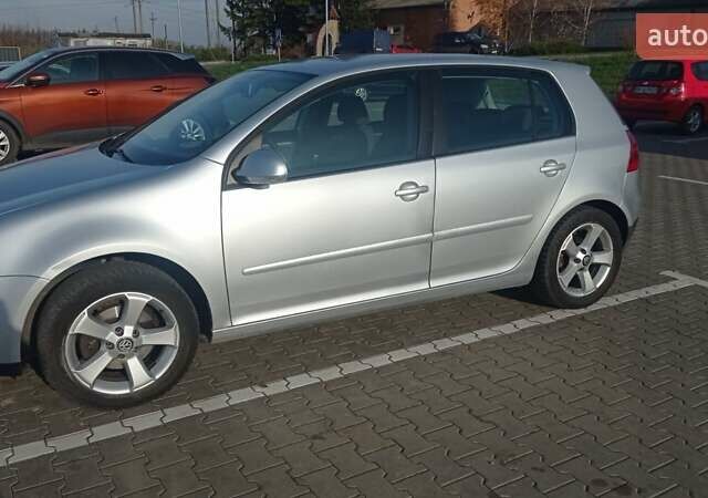 Сірий Фольксваген Гольф, об'ємом двигуна 1.6 л та пробігом 281 тис. км за 6250 $, фото 4 на Automoto.ua