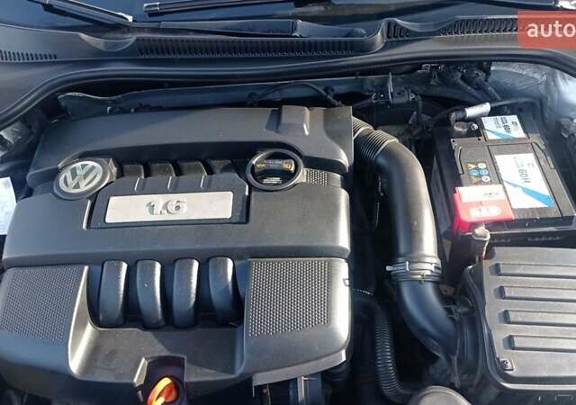 Сірий Фольксваген Гольф, об'ємом двигуна 1.6 л та пробігом 281 тис. км за 6250 $, фото 9 на Automoto.ua