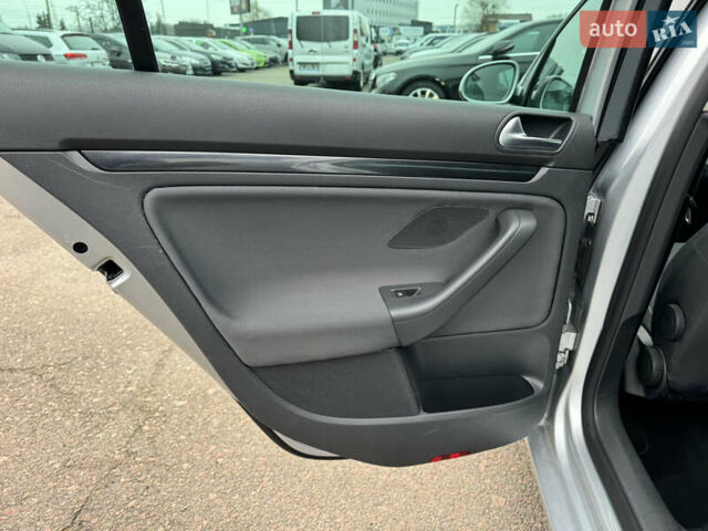 Сірий Фольксваген Гольф, об'ємом двигуна 1.4 л та пробігом 217 тис. км за 7800 $, фото 41 на Automoto.ua