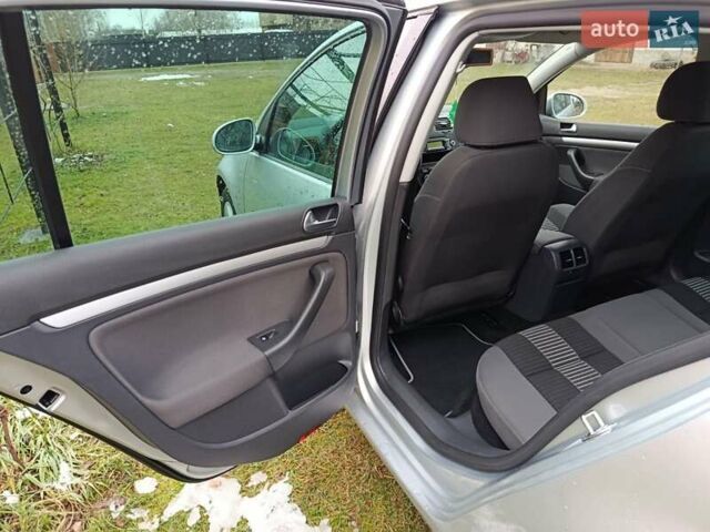 Серый Фольксваген Гольф, объемом двигателя 1.6 л и пробегом 193 тыс. км за 5999 $, фото 24 на Automoto.ua