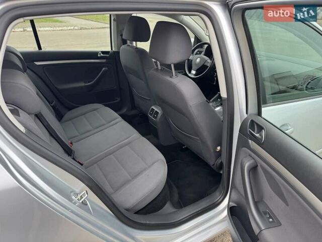 Серый Фольксваген Гольф, объемом двигателя 1.4 л и пробегом 233 тыс. км за 7850 $, фото 17 на Automoto.ua