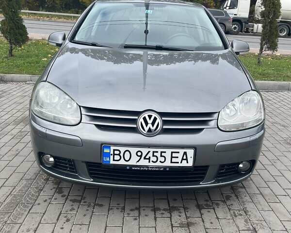 Серый Фольксваген Гольф, объемом двигателя 1.4 л и пробегом 325 тыс. км за 5000 $, фото 1 на Automoto.ua