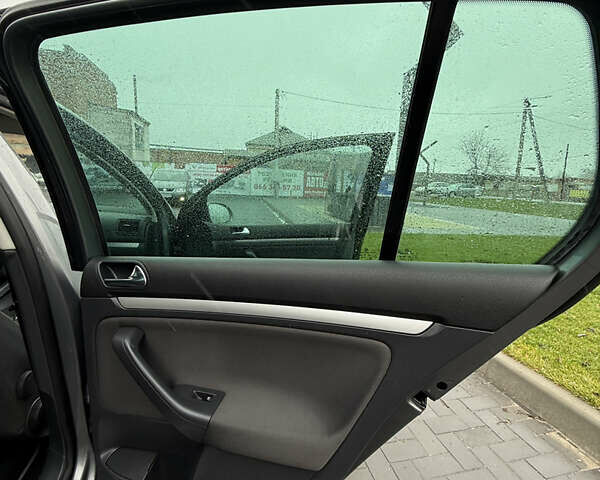 Серый Фольксваген Гольф, объемом двигателя 1.6 л и пробегом 245 тыс. км за 6650 $, фото 49 на Automoto.ua