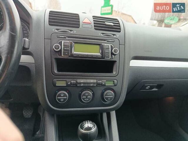 Серый Фольксваген Гольф, объемом двигателя 1.6 л и пробегом 193 тыс. км за 5999 $, фото 17 на Automoto.ua