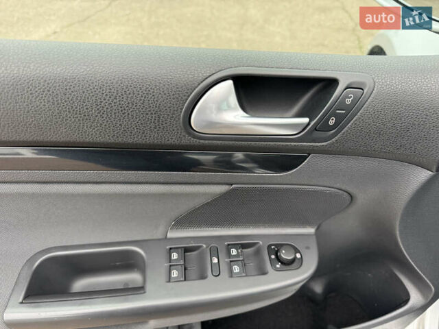 Сірий Фольксваген Гольф, об'ємом двигуна 1.4 л та пробігом 217 тис. км за 7800 $, фото 48 на Automoto.ua