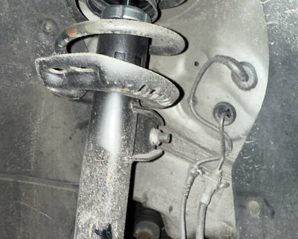 Серый Фольксваген Гольф, объемом двигателя 1.6 л и пробегом 245 тыс. км за 6650 $, фото 62 на Automoto.ua