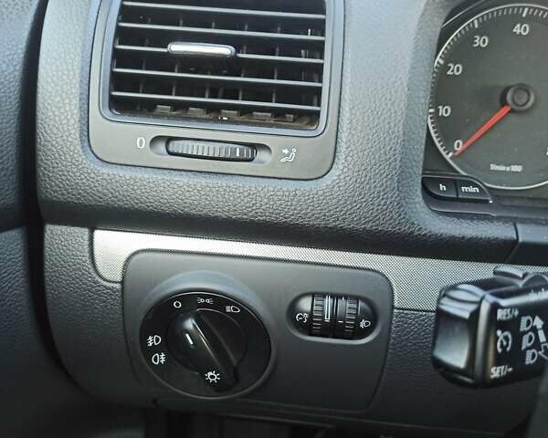 Серый Фольксваген Гольф, объемом двигателя 1.4 л и пробегом 190 тыс. км за 5999 $, фото 26 на Automoto.ua