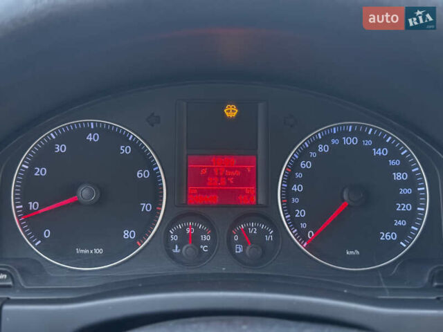 Серый Фольксваген Гольф, объемом двигателя 1.6 л и пробегом 248 тыс. км за 7200 $, фото 64 на Automoto.ua