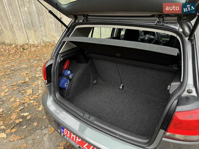 Серый Фольксваген Гольф, объемом двигателя 1.4 л и пробегом 217 тыс. км за 6300 $, фото 37 на Automoto.ua