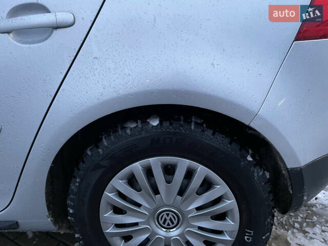 Сірий Фольксваген Гольф, об'ємом двигуна 1.6 л та пробігом 203 тис. км за 5700 $, фото 11 на Automoto.ua